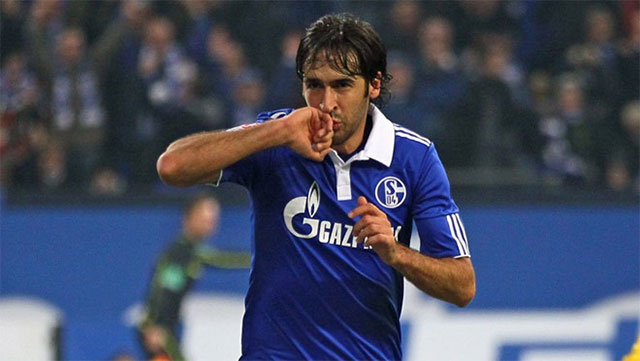 Raul từng có thời gian chơi bóng ở Schalke